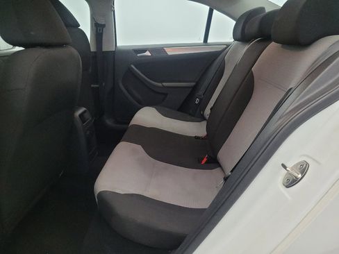 Used 2017 Volkswagen Jetta S image 18