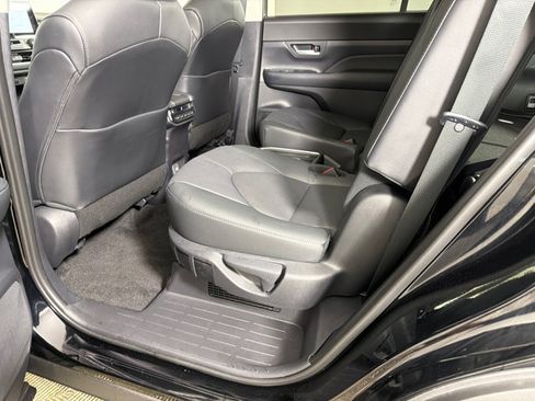 Used 2026 Toyota Grand Highlander AWD Hybrid image 22