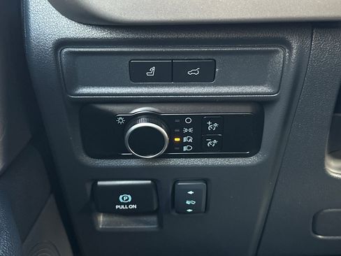 Certified 2024 Ford Expedition Max XLT image 30