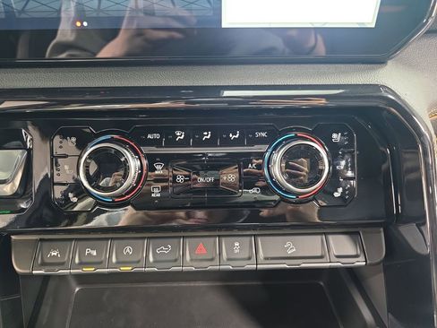 New 2026 GMC Sierra 1500 AT4 w/ AT4 Premium Package AWD/4WD image 20