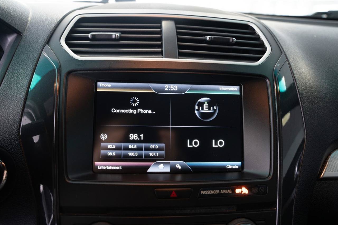 Used 2016 Ford Explorer XLT w/ Equipment Group 201A FWD image 20