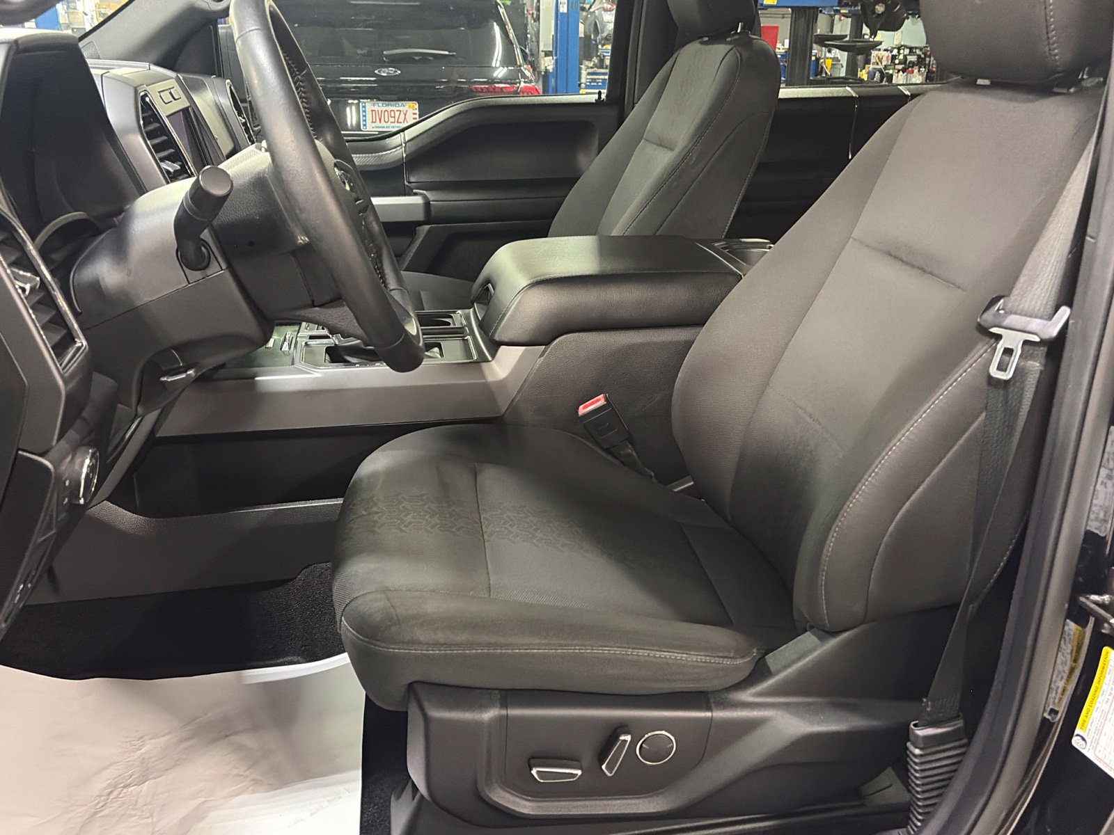 Used 2018 Ford F150 XLT w/ Equipment Group 302A Luxury AWD/4WD image 18