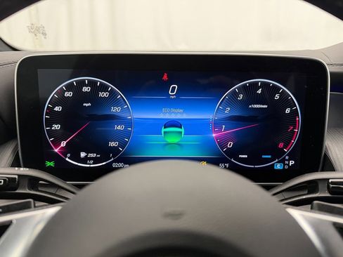 Used 2024 Mercedes-Benz GLC 300 4MATIC SUV image 12