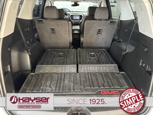 Used 2022 GMC Acadia SLE w/ LPO, Floor Liner Package AWD/4WD image 39