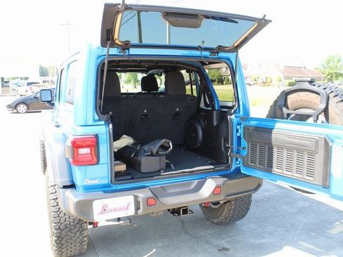 Used 2022 Jeep Wrangler Unlimited Sport image 5