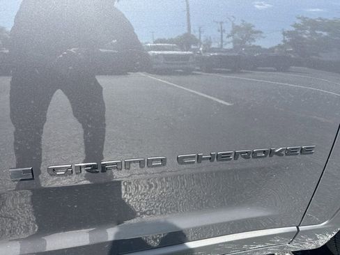Used 2025 Jeep Grand Cherokee L Altitude RWD image 10