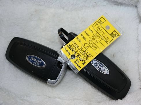 Used 2017 Ford Fusion SE w/ Fusion SE Technology Package FWD image 22