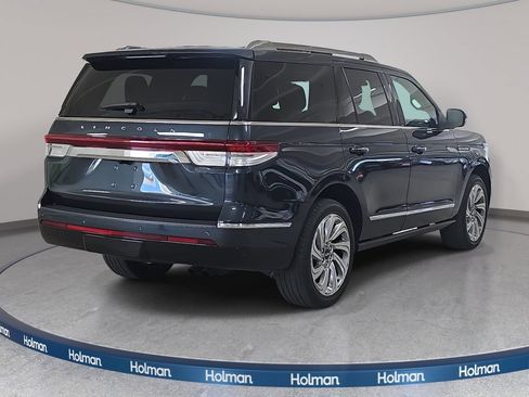 Used 2024 Lincoln Navigator Reserve AWD/4WD image 7