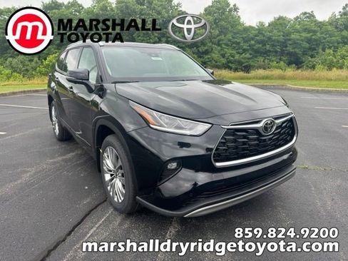 New 2026 Toyota Highlander Platinum AWD/4WD image 1