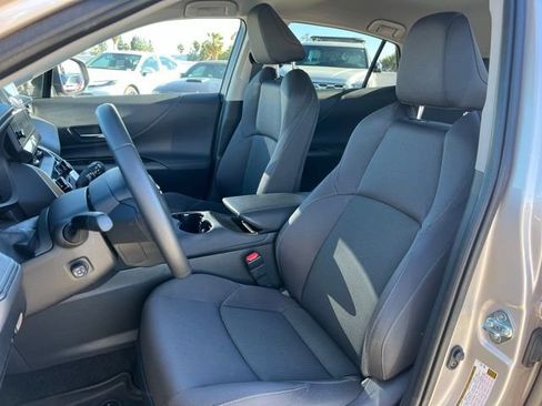 Certified 2024 Toyota Venza LE image 13