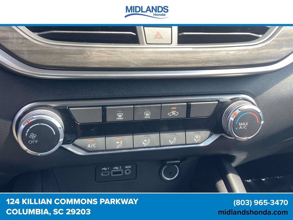 Used 2025 Nissan Altima 2.5 SV FWD image 26