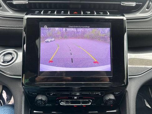 Used 2023 Jeep Grand Cherokee Laredo w/ Luxury Tech Group I AWD/4WD image 41