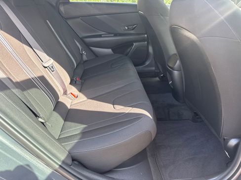 Used 2025 Hyundai Elantra SEL image 15