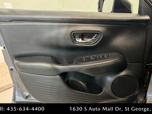 Used 2023 Honda HR-V LX image 14