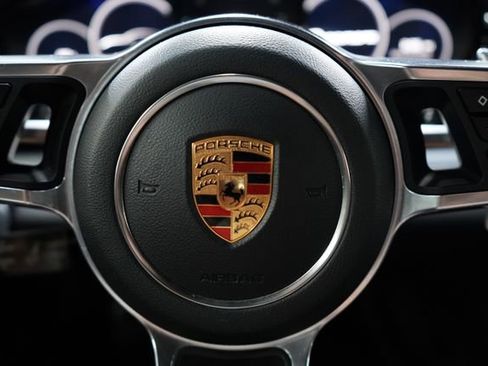 Used 2018 Porsche Panamera RWD image 12