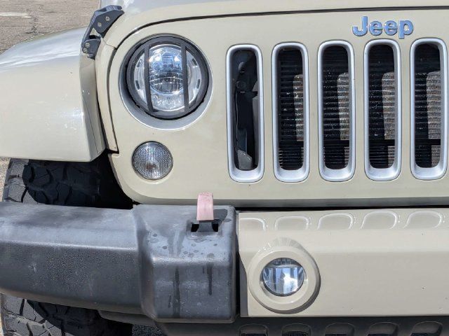 Used 2017 Jeep Wrangler Unlimited Sahara w/ Connectivity Group AWD/4WD image 10
