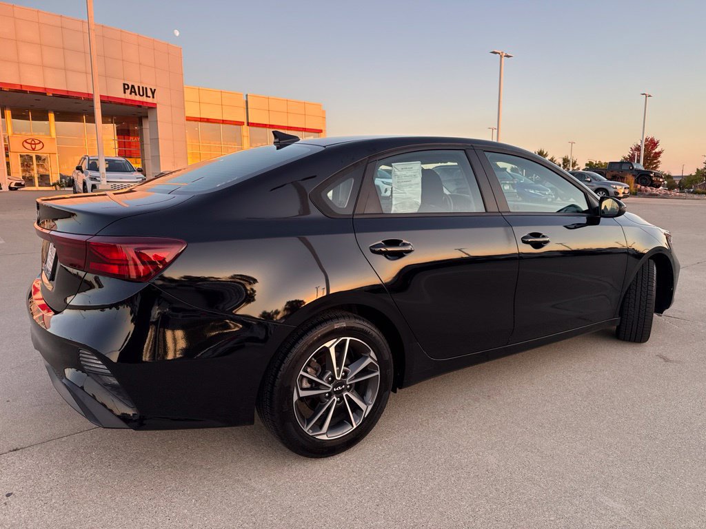 Used 2023 Kia Forte LXS w/ LXS Technology Package FWD image 3