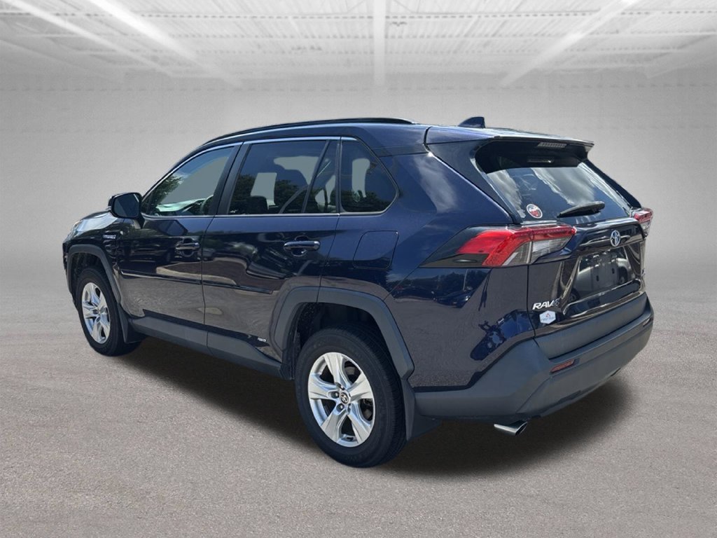 Used 2021 Toyota RAV4 XLE w/ Convenience Package AWD/4WD image 4