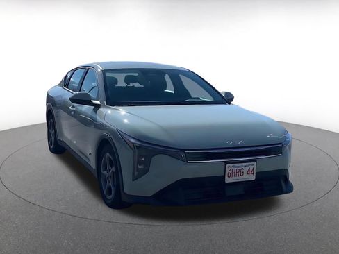 Used 2025 Kia K4 FWD image 3