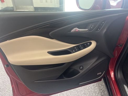 Used 2020 Buick Envision Premium image 11