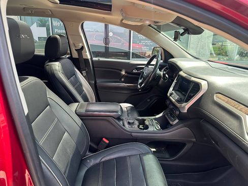 Used 2020 GMC Acadia Denali w/ Technology Package AWD/4WD image 13