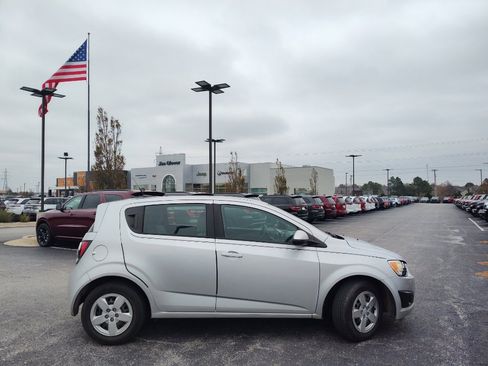 Used 2013 Chevrolet Sonic LS image 8
