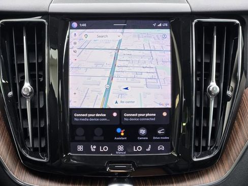 Certified 2023 Volvo XC60 B5 Plus w/ Climate Package AWD/4WD image 18