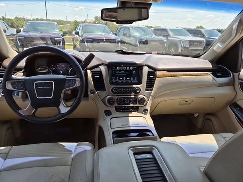 Used 2017 GMC Yukon XL Denali w/ Open Road Package AWD/4WD image 33