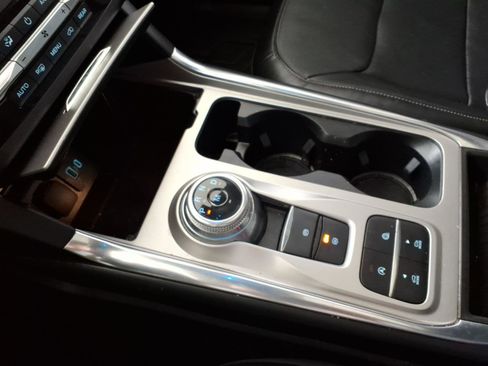 Used 2020 Ford Explorer Limited image 16