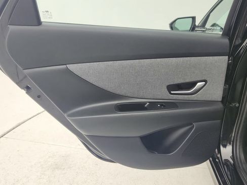 Used 2024 Hyundai Elantra Limited FWD image 27