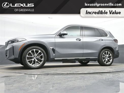 Used 2024 BMW X5 xDrive40i w/ Parking Assistance Package image 42