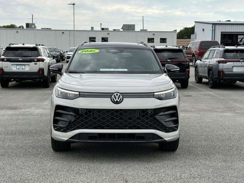 Used 2026 Volkswagen Tiguan SE R-Line AWD/4WD image 8