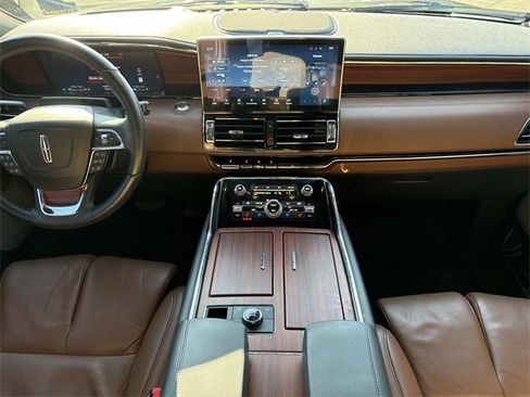 Certified 2024 Lincoln Navigator Reserve image 17