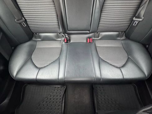 Used 2019 Toyota Camry SE image 33