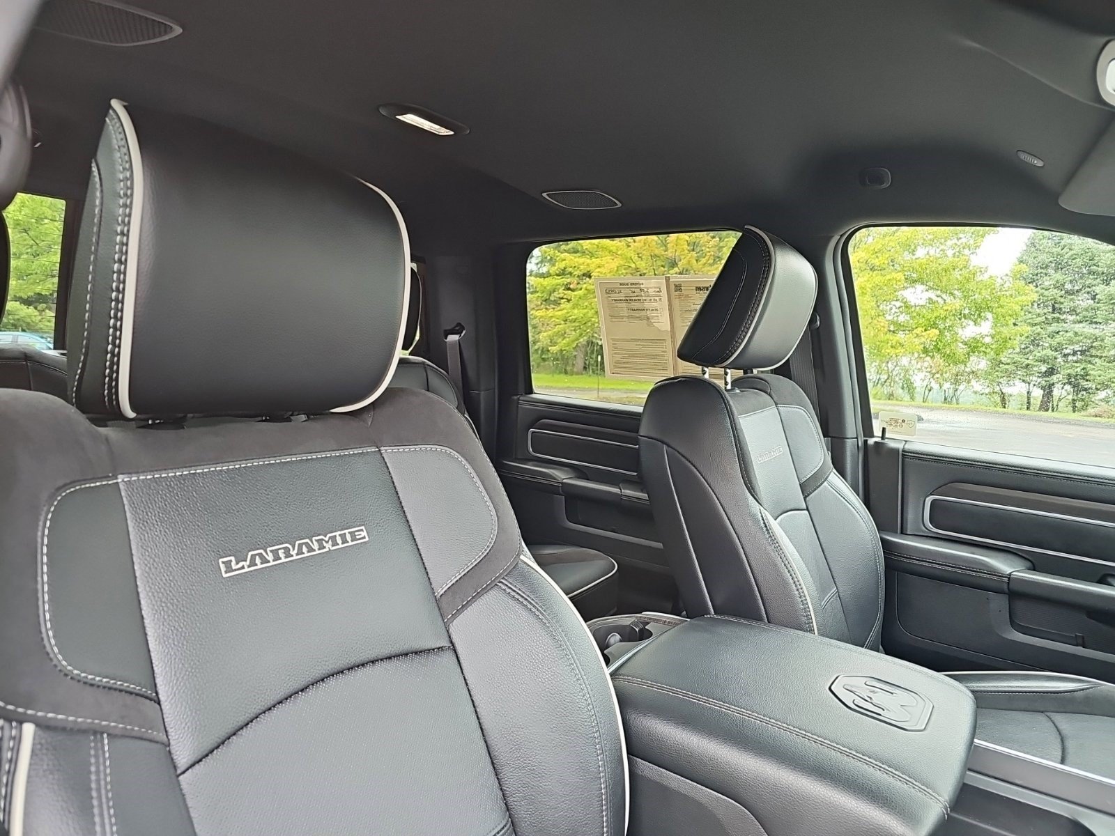 Used 2025 RAM 2500 Laramie AWD/4WD image 12