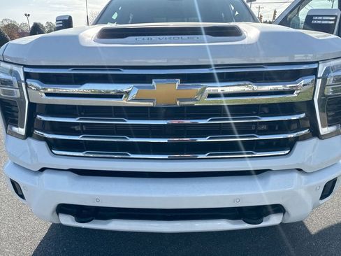 Used 2024 Chevrolet Silverado 2500 LTZ w/ LTZ Plus Package image 31