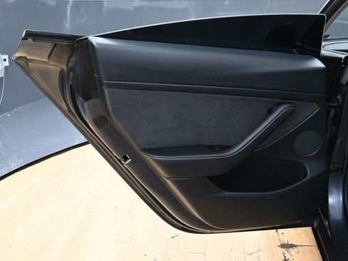 Used 2023 Tesla Model 3 Standard Range image 45
