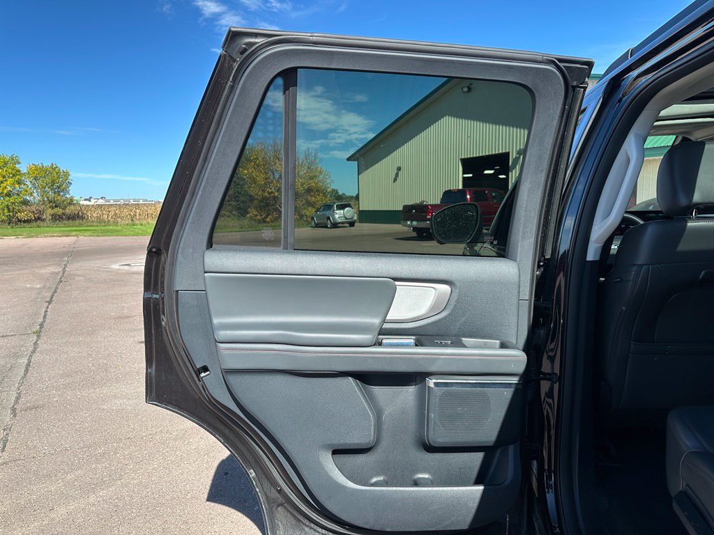 Used 2025 Ford Expedition Active AWD/4WD image 21