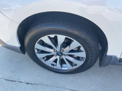 Used 2017 Subaru Outback 2.5i Touring w/ Popular Package #5A AWD/4WD image 14