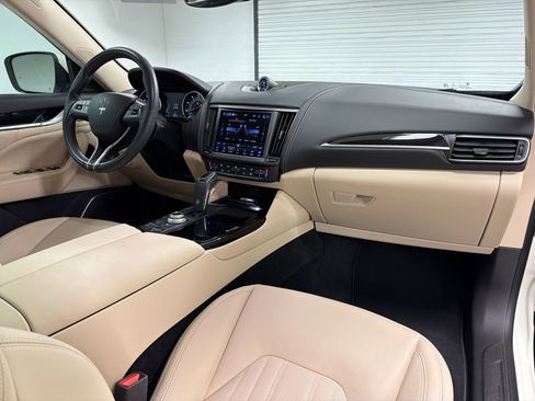 Used 2022 Maserati Levante GT AWD/4WD image 29