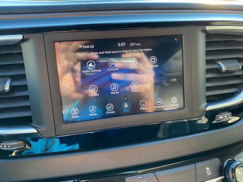 Used 2021 Chrysler Voyager Lxi image 16