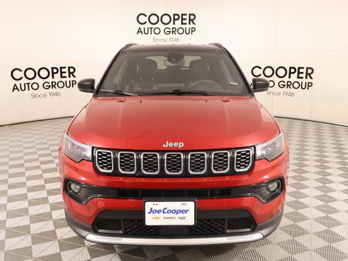 Used 2025 Jeep Compass Limited AWD/4WD image 9