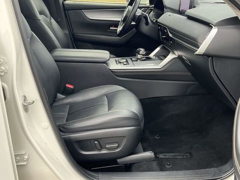 Used 2024 MAZDA CX-90 3.3 Turbo w/ Premium Package image 26