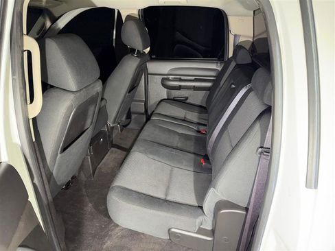 Used 2014 Chevrolet Silverado 2500 LT w/ Interior Plus Package image 15