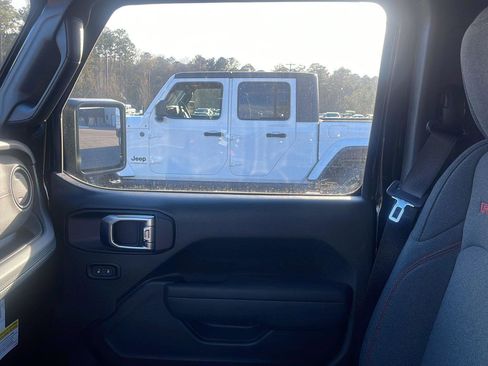 New 2025 Jeep Gladiator Rubicon image 20