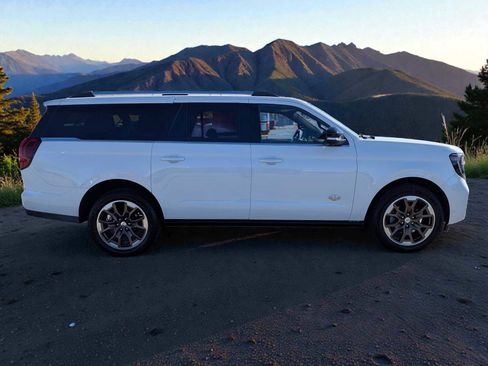 Certified 2025 Ford Expedition Max King Ranch image 7