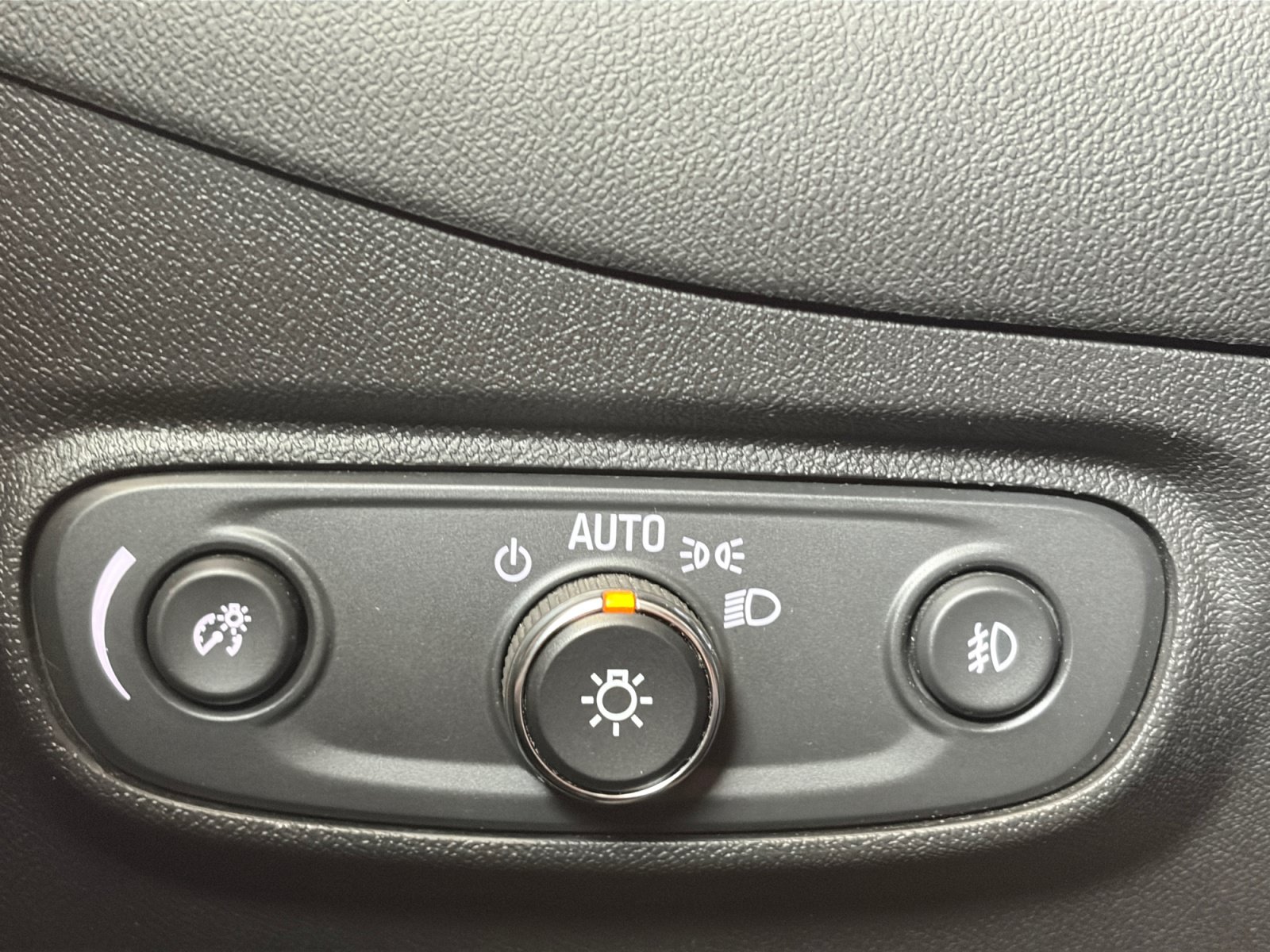Used 2021 Chevrolet Equinox LT w/ Driver Convenience Package AWD/4WD image 26