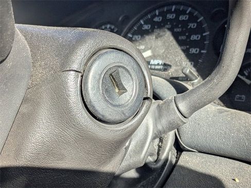 Used 2003 Chevrolet S10 Pickup 2WD Regular Cab image 24