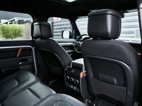 Used 2023 Land Rover Defender 110 X AWD/4WD image 44