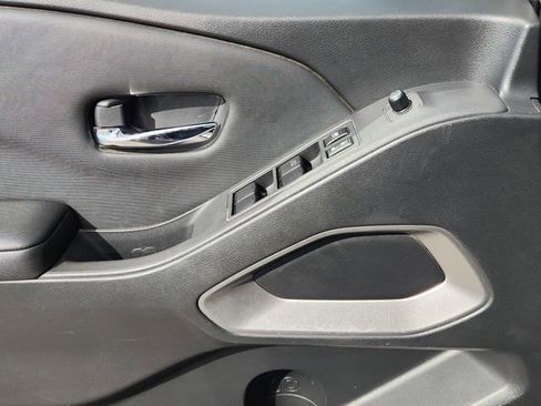 Used 2023 Nissan Frontier SV image 24